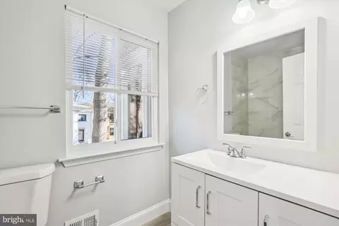 Bath - 11717 Decade Ct, Reston, VA 20191 photo 3 of 5