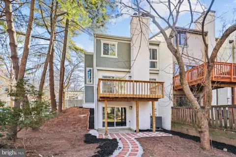 Exterior - 11717 Decade Ct, Reston, VA 20191 photo 3 of 11