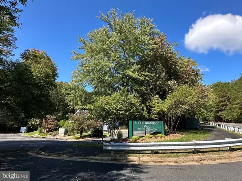 View/Area - 11717 Decade Ct, Reston, VA 20191 photo 4 of 12