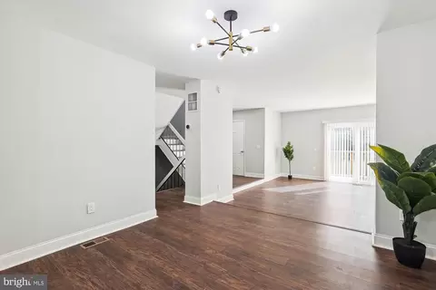 Living - 11717 Decade Ct, Reston, VA 20191 photo 2 of 3
