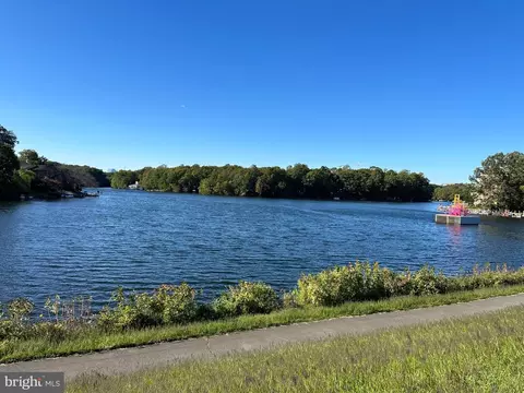 View/Area - 11717 Decade Ct, Reston, VA 20191 photo 1 of 12
