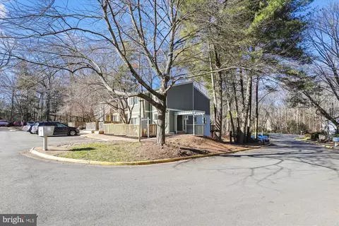 11717 Decade Ct, Reston, VA 20191