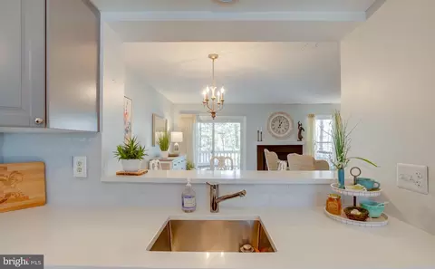 Entry Way - 7325 Stream Way, Springfield, VA 22152 photo 1 of 4