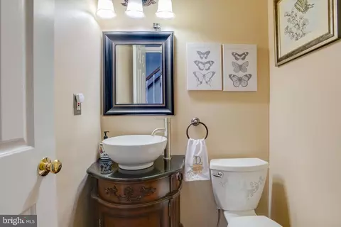 Bath - 7325 Stream Way, Springfield, VA 22152 photo 1 of 4