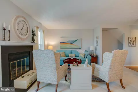 Living - 7325 Stream Way, Springfield, VA 22152 photo 3 of 5