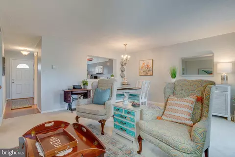 Living - 7325 Stream Way, Springfield, VA 22152 photo 2 of 5