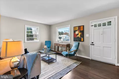 3307 Dona Ave, Alexandria, VA 22303
