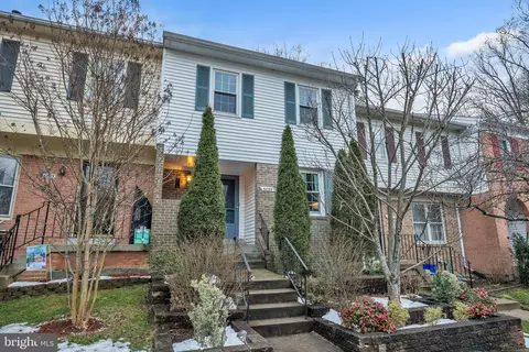 6055 Crown Royal Cir, Alexandria, VA 22310
