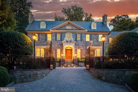 903 Turkey Run Rd, Mclean, VA 22101
