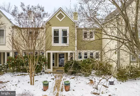 2052 Lake Audubon Ct, Reston, VA 20191