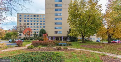 6621 Wakefield Dr #917, Alexandria, VA 22307