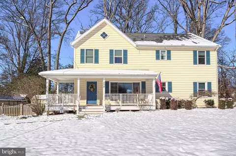 208 Moore Ave SE, Vienna, VA 22180