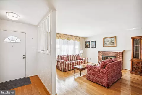 7308 Elgar St, Springfield, VA 22151 photo 3