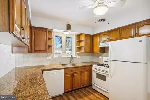7308 Elgar St, Springfield, VA 22151 photo 14
