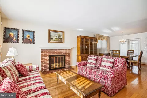 7308 Elgar St, Springfield, VA 22151 photo 5