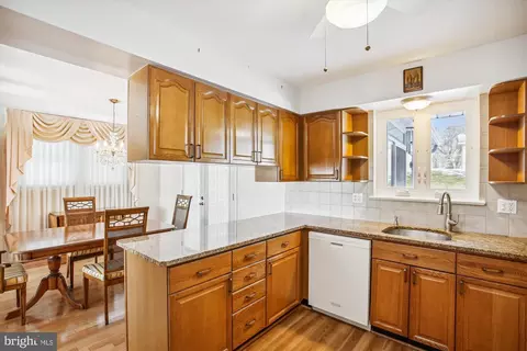 7308 Elgar St, Springfield, VA 22151 photo 13