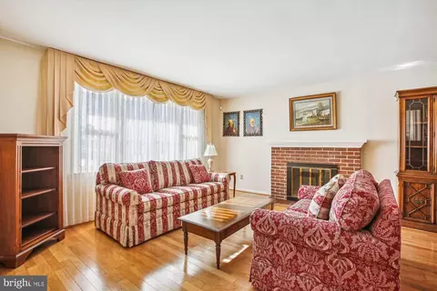 7308 Elgar St, Springfield, VA 22151 photo 4