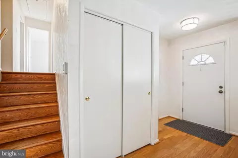 7308 Elgar St, Springfield, VA 22151 photo 2