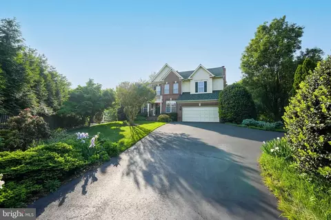 2412 Stryker Ave, Vienna, VA 22181