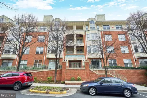 1855 Stratford Park Pl #104, Reston, VA 20190