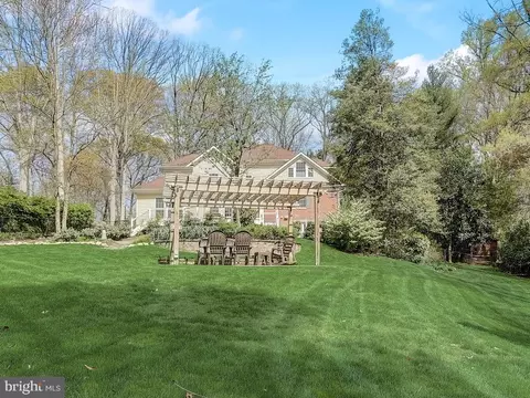 Exterior - 6612 Ridgeway Dr, Springfield, VA 22150 photo 20 of 26