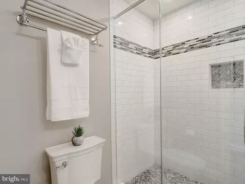 Bath - 6612 Ridgeway Dr, Springfield, VA 22150 photo 2 of 22