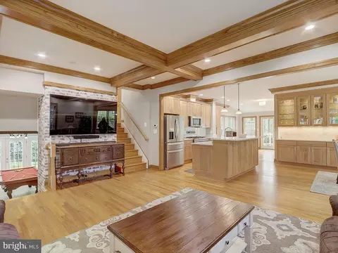 Living - 6612 Ridgeway Dr, Springfield, VA 22150 photo 4 of 10