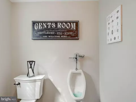Bath - 6612 Ridgeway Dr, Springfield, VA 22150 photo 5 of 22