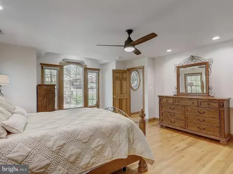 Bedroom - 6612 Ridgeway Dr, Springfield, VA 22150 photo 8 of 18