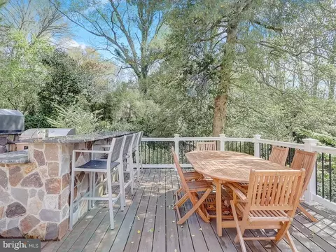 Exterior - 6612 Ridgeway Dr, Springfield, VA 22150 photo 16 of 26