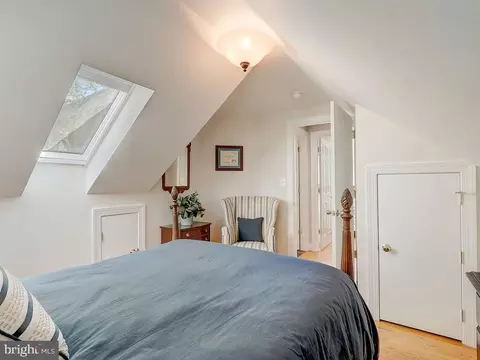 Bedroom - 6612 Ridgeway Dr, Springfield, VA 22150 photo 12 of 18