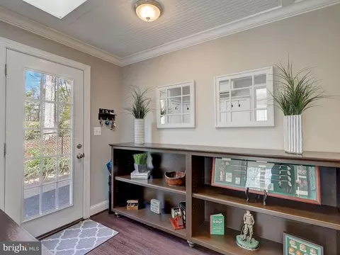 Entry Way - 6612 Ridgeway Dr, Springfield, VA 22150 photo 6 of 9