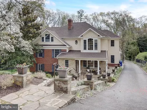 6612 Ridgeway Dr, Springfield, VA 22150