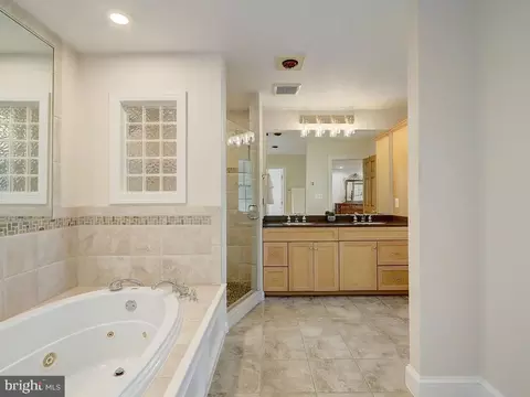 Bath - 6612 Ridgeway Dr, Springfield, VA 22150 photo 15 of 22