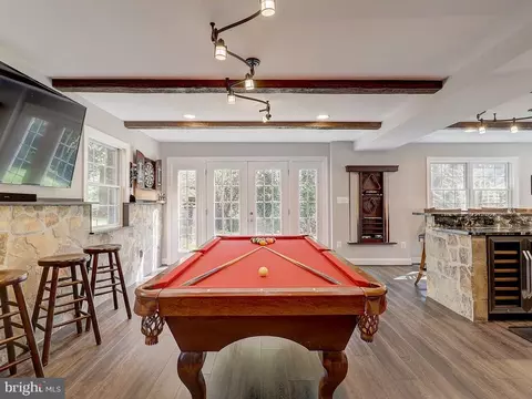 Living - 6612 Ridgeway Dr, Springfield, VA 22150 photo 6 of 10