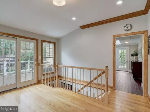 Entry Way - 6612 Ridgeway Dr, Springfield, VA 22150 photo 4 of 9
