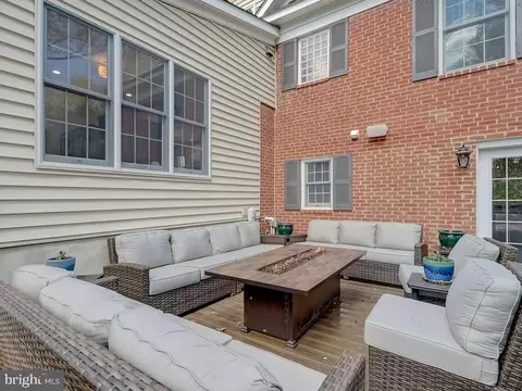 Exterior - 6612 Ridgeway Dr, Springfield, VA 22150 photo 14 of 26