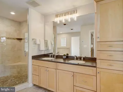Bath - 6612 Ridgeway Dr, Springfield, VA 22150 photo 12 of 22