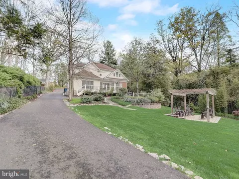 View/Area - 6612 Ridgeway Dr, Springfield, VA 22150 photo 2 of 3