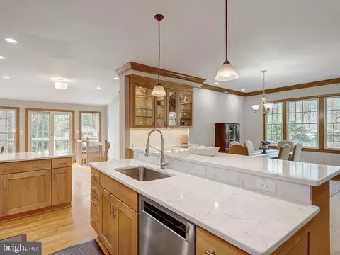 Kitchen - 6612 Ridgeway Dr, Springfield, VA 22150 photo 3 of 17