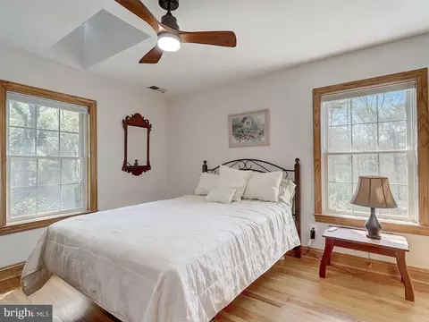 Bedroom - 6612 Ridgeway Dr, Springfield, VA 22150 photo 1 of 18