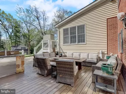 Exterior - 6612 Ridgeway Dr, Springfield, VA 22150 photo 12 of 26