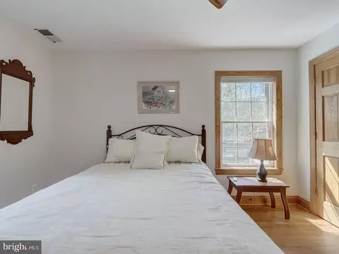 Bedroom - 6612 Ridgeway Dr, Springfield, VA 22150 photo 2 of 18