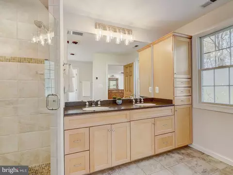 Bath - 6612 Ridgeway Dr, Springfield, VA 22150 photo 16 of 22