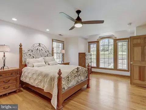 Bedroom - 6612 Ridgeway Dr, Springfield, VA 22150 photo 6 of 18
