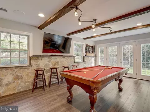 Living - 6612 Ridgeway Dr, Springfield, VA 22150 photo 7 of 10