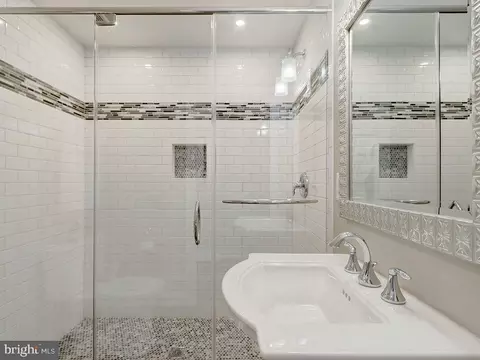 Bath - 6612 Ridgeway Dr, Springfield, VA 22150 photo 1 of 22