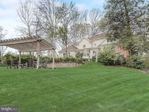 Exterior - 6612 Ridgeway Dr, Springfield, VA 22150 photo 25 of 26