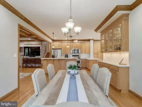Dining - 6612 Ridgeway Dr, Springfield, VA 22150 photo 4 of 4