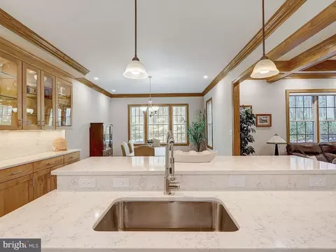 Kitchen - 6612 Ridgeway Dr, Springfield, VA 22150 photo 8 of 17